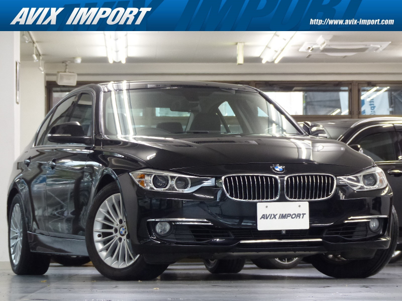 BMW 3シリーズ 320i ﾗｸﾞｼﾞｭｱﾘｰ 黒革 純正HDDﾅﾋﾞBｶﾒﾗ Bluetooth 前席Sﾋｰﾀｰ ﾊﾞｲｷｾﾉﾝH/L  運転席ﾒﾓﾘｰ付Pｼｰﾄ 分割可倒式ｼｰﾄ ｴﾝｼﾞﾝｵｰﾄｽﾀｰﾄｽﾄｯﾌﾟ機能 Cｱｸｾｽ ﾌﾟｯｼｭｽﾀｰﾄ PDC 17AW 禁煙 右H