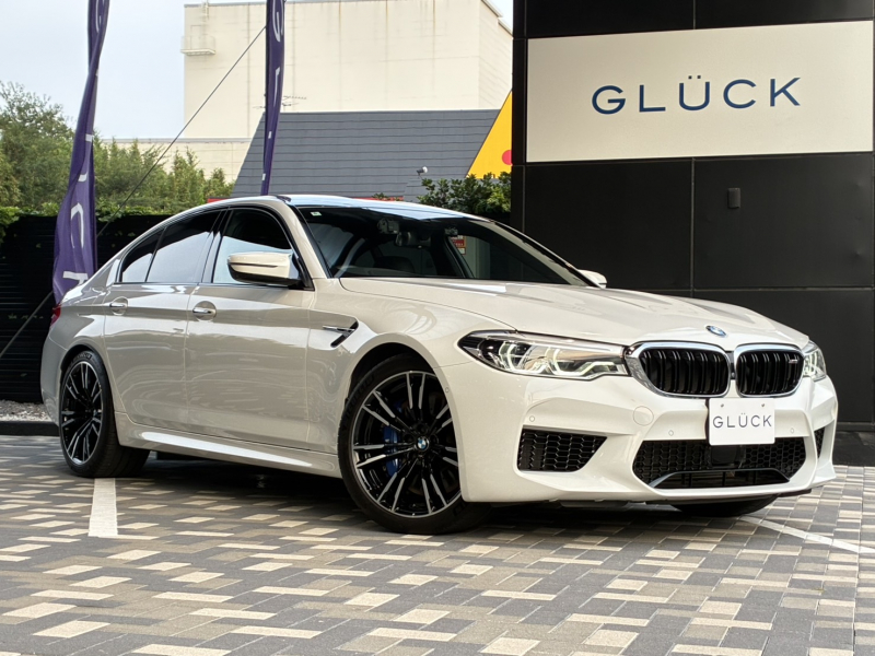 BMW Mシリーズ M5 4WD　カーボンルーフ　ACC　HUD　コンフォートアクセス　ソフトクローズドア　シートヒーター　シートベンチレーション　ワイヤレスチャージ